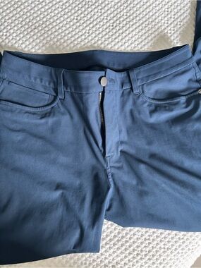 Lululemon ABC Classic-Fit 5 Pocket Pant 32
Warpstreme™